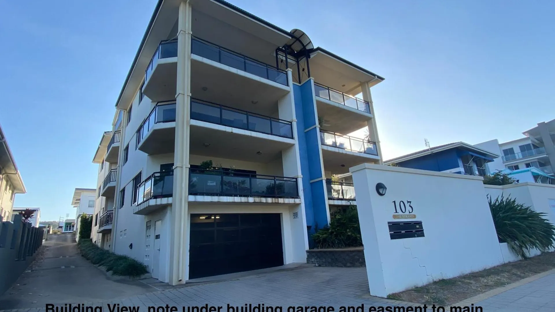 Townsville Beachfron Apartments On The Strand - 2