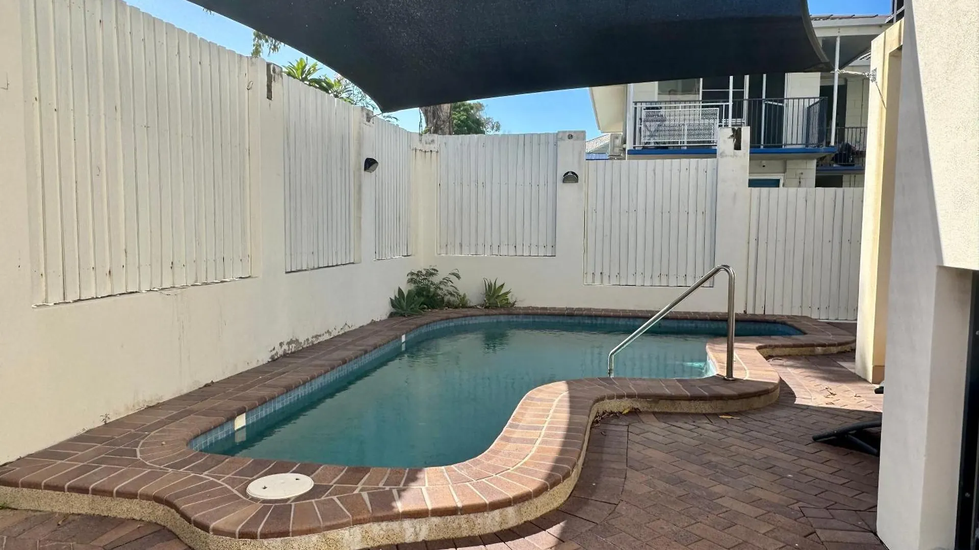 Townsville Beachfron Apartments On The Strand - 2